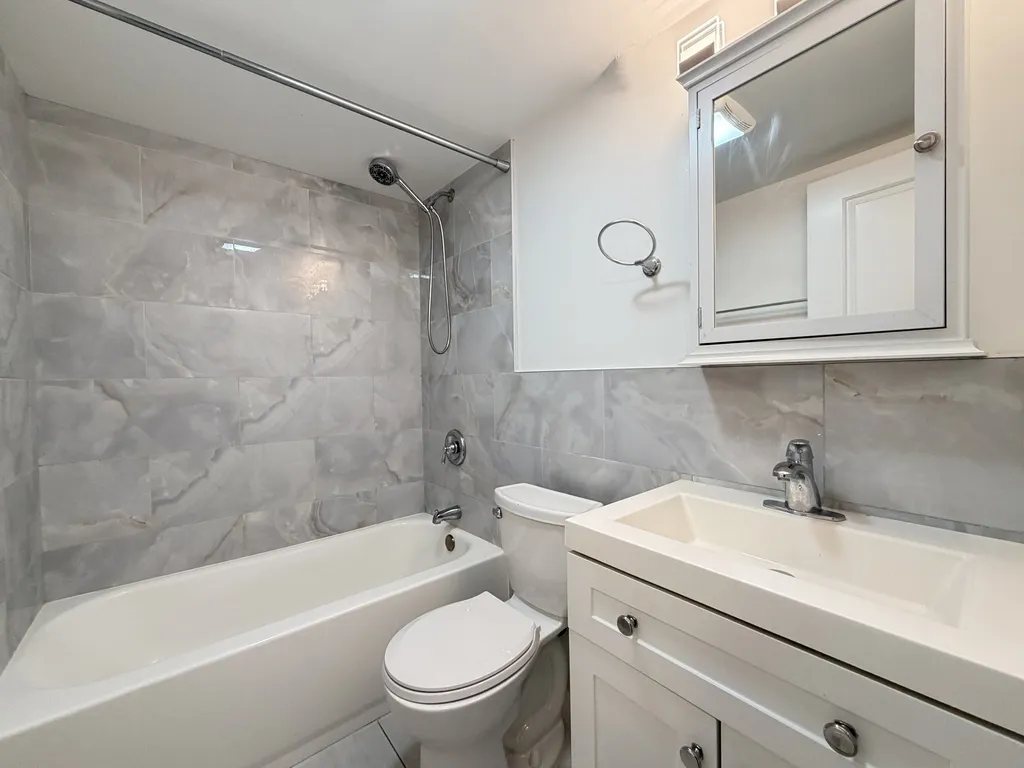 663 W Grace St, , 60613, USA 60613-unit#107-Chicago-IL