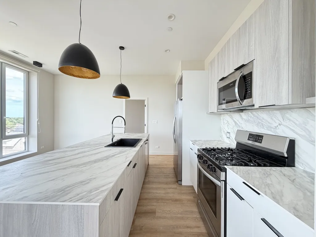 3207 N Narragansett Ave, , 60634, USA 60634-unit#404-Chicago-IL