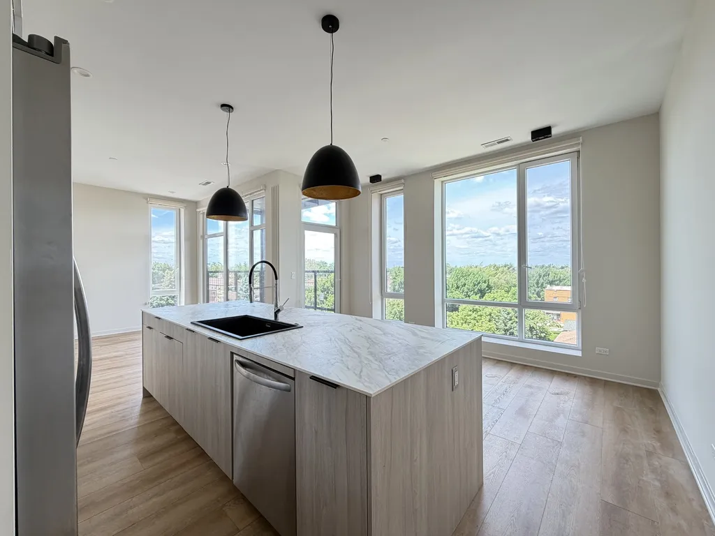 3207 N Narragansett Ave, , 60634, USA 60634-unit#404-Chicago-IL