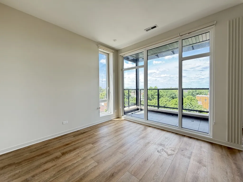 3207 N Narragansett Ave, , 60634, USA 60634-unit#404-Chicago-IL