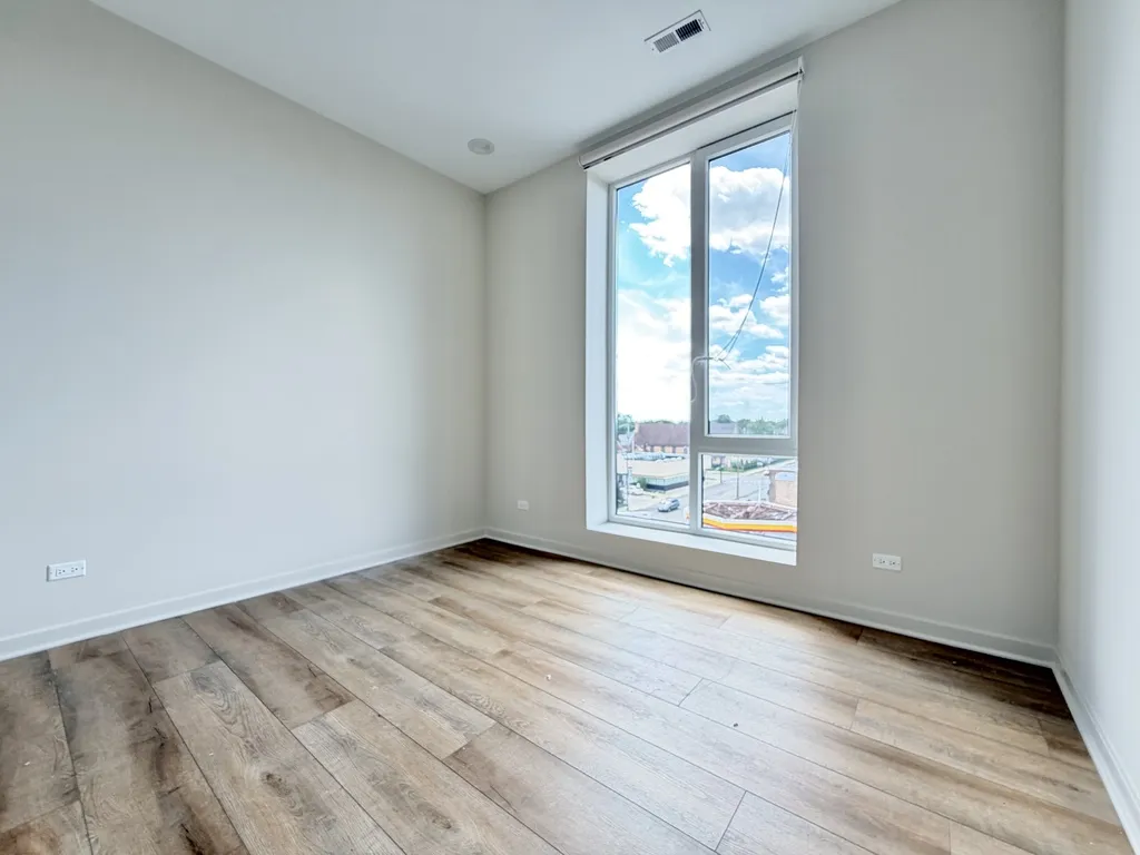 3207 N Narragansett Ave, , 60634, USA 60634-unit#404-Chicago-IL