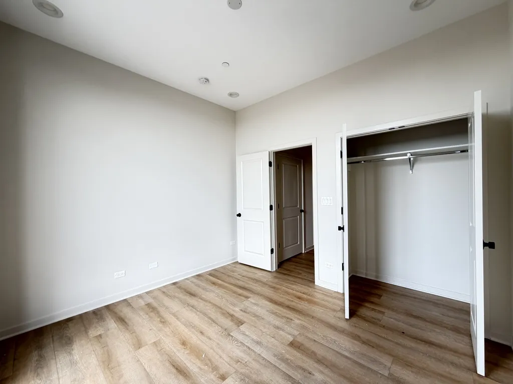 3207 N Narragansett Ave, , 60634, USA 60634-unit#404-Chicago-IL