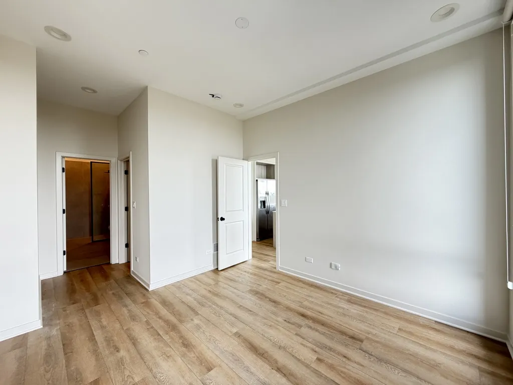 3207 N Narragansett Ave, , 60634, USA 60634-unit#404-Chicago-IL