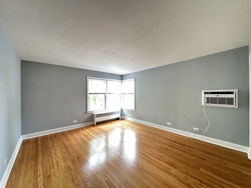 6709 N California Ave, , 60645, USA 60645-unit#2N-Chicago-IL
