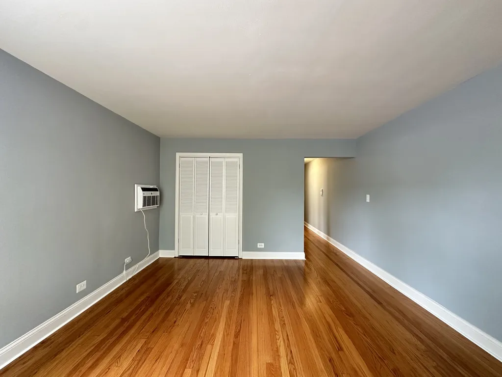 6709 N California Ave, , 60645, USA 60645-unit#2N-Chicago-IL