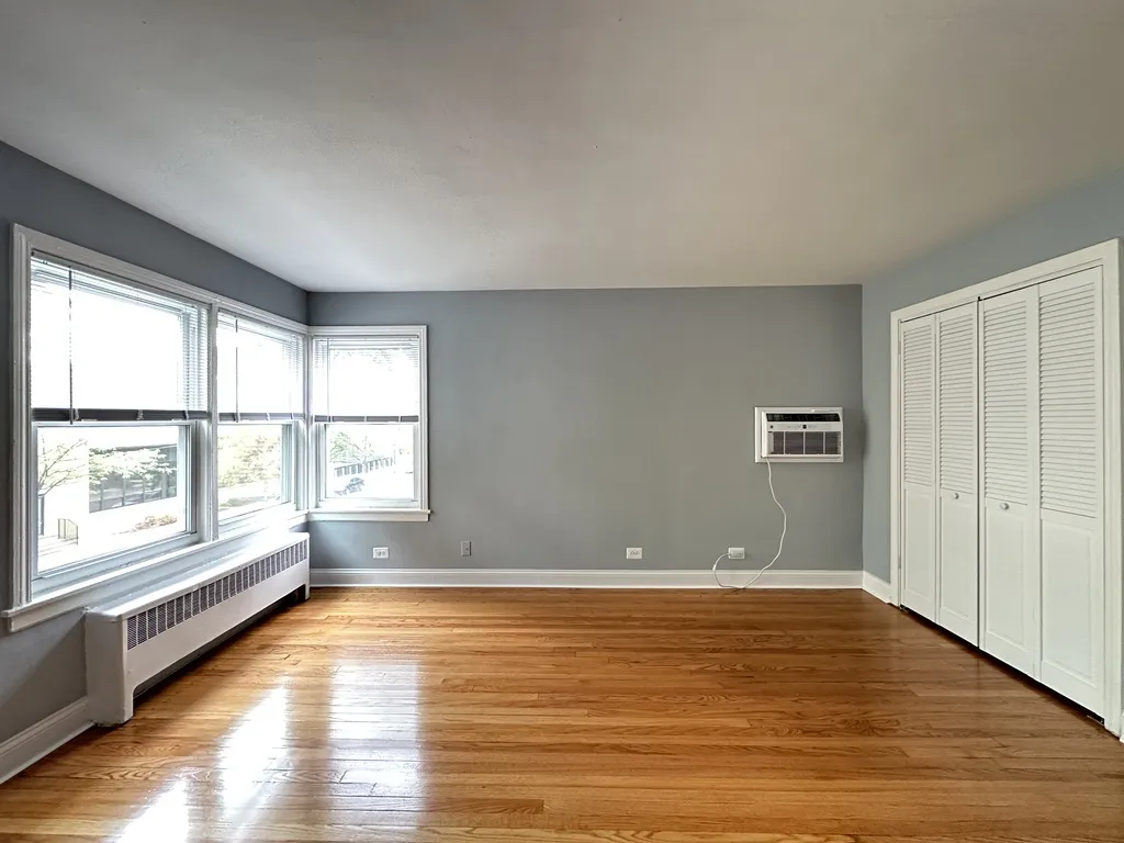 6709 N California Ave, , 60645, USA 60645-unit#2N-Chicago-IL