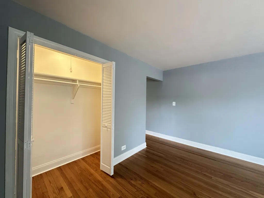 6709 N California Ave, , 60645, USA 60645-unit#2N-Chicago-IL