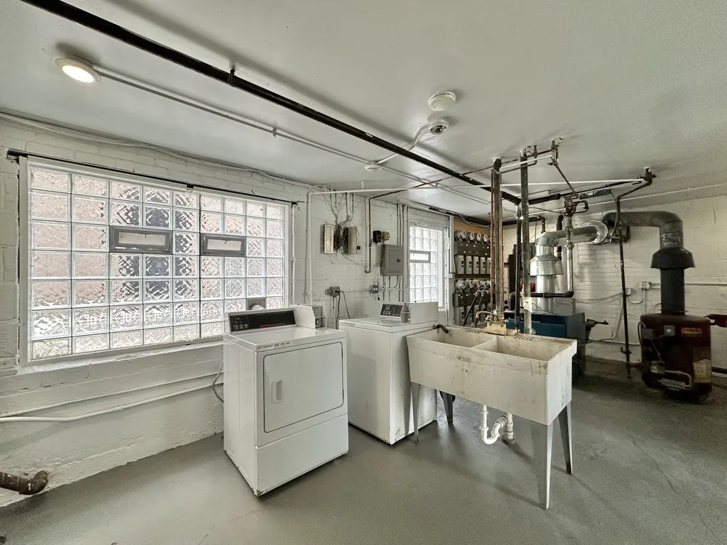 6709 N California Ave, , 60645, USA 60645-unit#2N-Chicago-IL