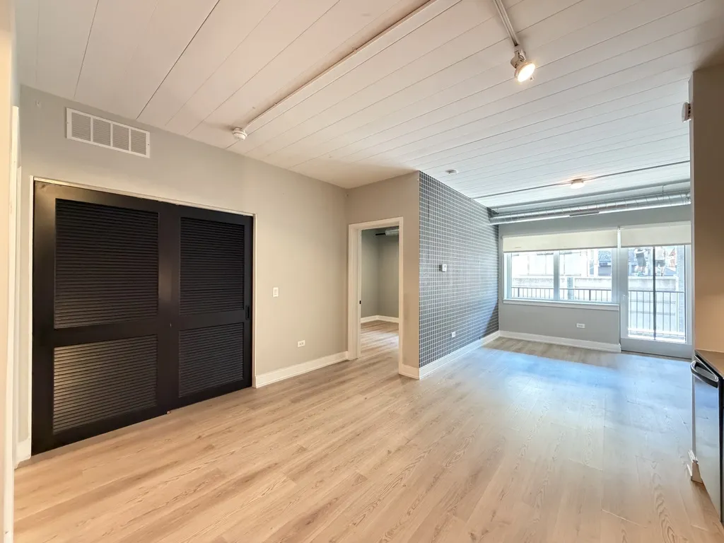 941 W Belmont Ave, ,  60657, USA 60657-unit#204-Chicago-IL