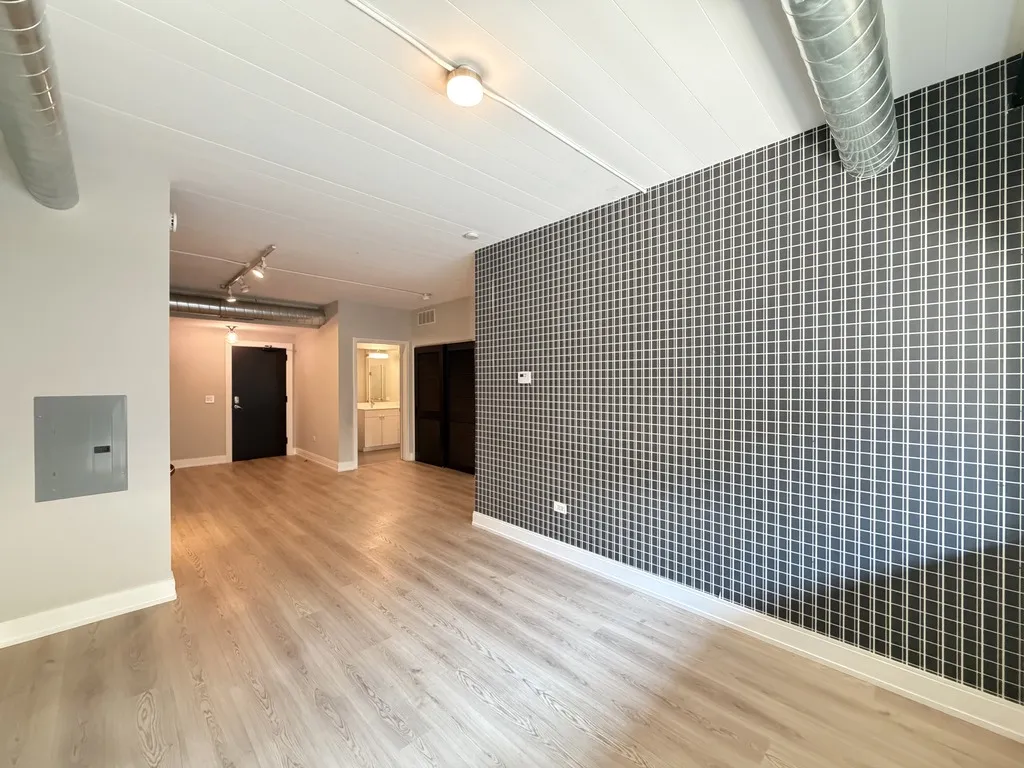 941 W Belmont Ave, ,  60657, USA 60657-unit#204-Chicago-IL