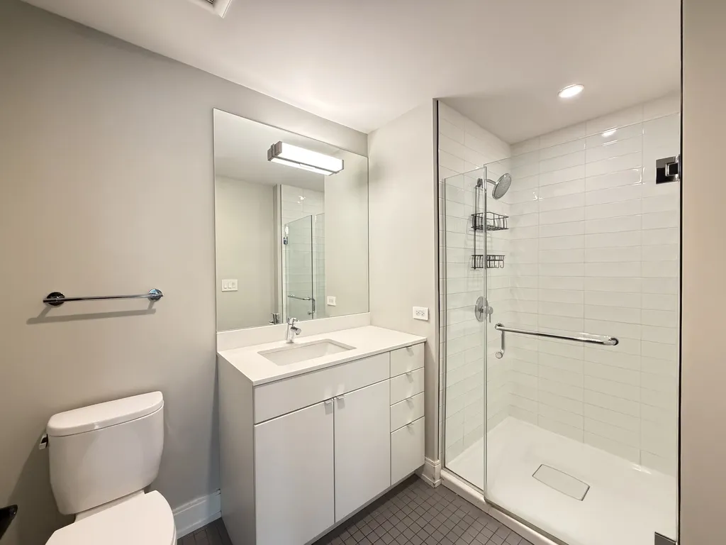 941 W Belmont Ave, ,  60657, USA 60657-unit#204-Chicago-IL