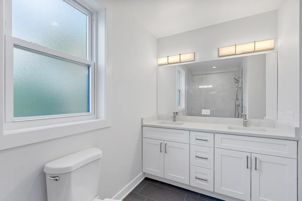 6423 N Washtenaw Ave, ,  60645, USA 60645-unit#3-Chicago-IL