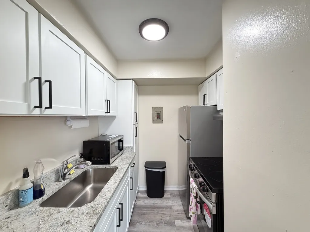 1400  Ave, Evanston,  60201, USA 60201-unit#703-Chicago-IL