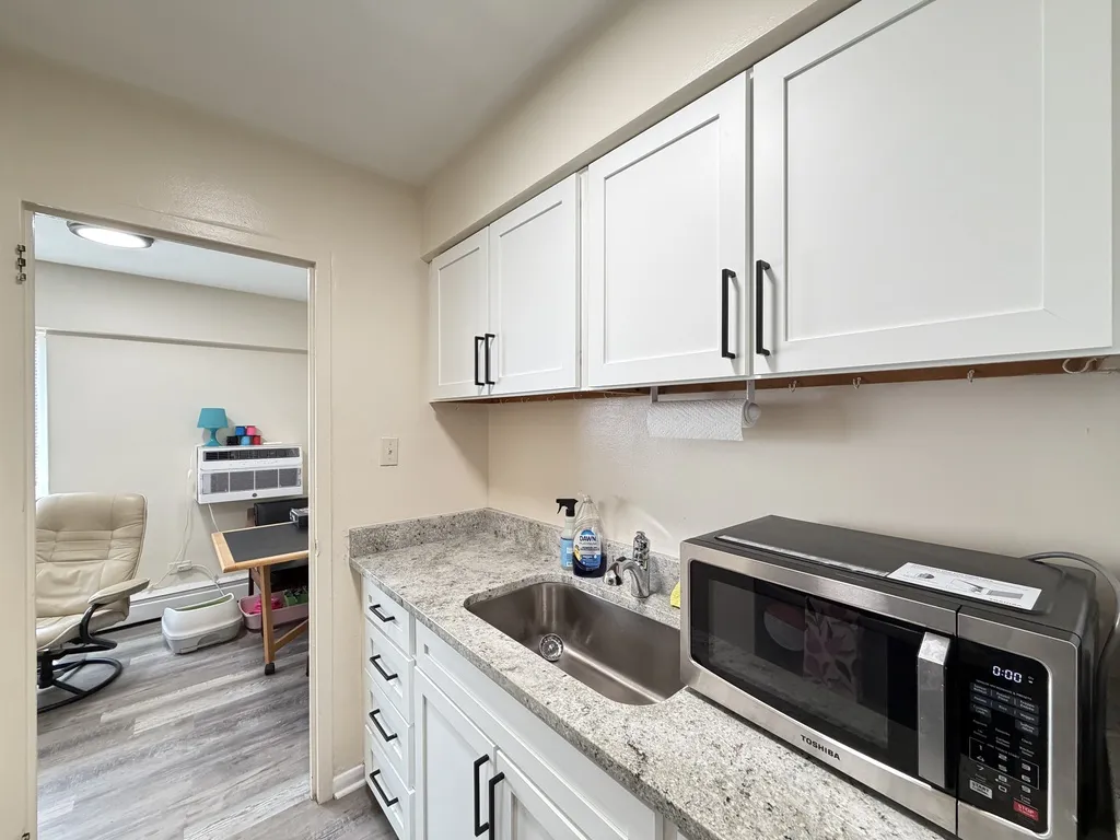1400  Ave, Evanston,  60201, USA 60201-unit#703-Chicago-IL