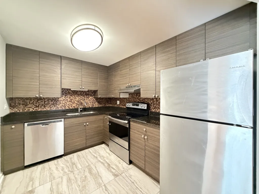 525 N Quentin Rd, Palatine,  60067, USA 60067-unit#317-Chicago-IL