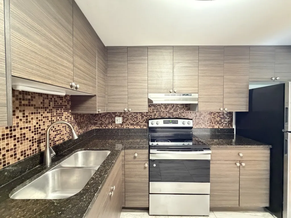 525 N Quentin Rd, Palatine,  60067, USA 60067-unit#317-Chicago-IL