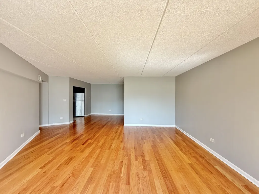 525 N Quentin Rd, Palatine,  60067, USA 60067-unit#317-Chicago-IL