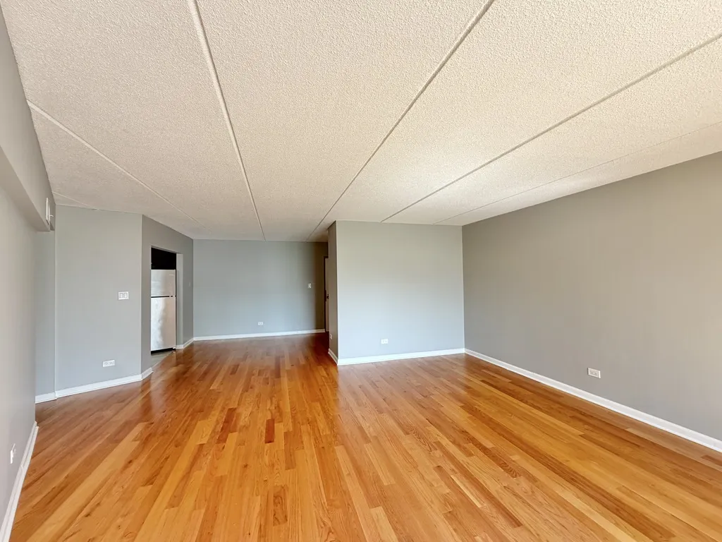 525 N Quentin Rd, Palatine,  60067, USA 60067-unit#317-Chicago-IL