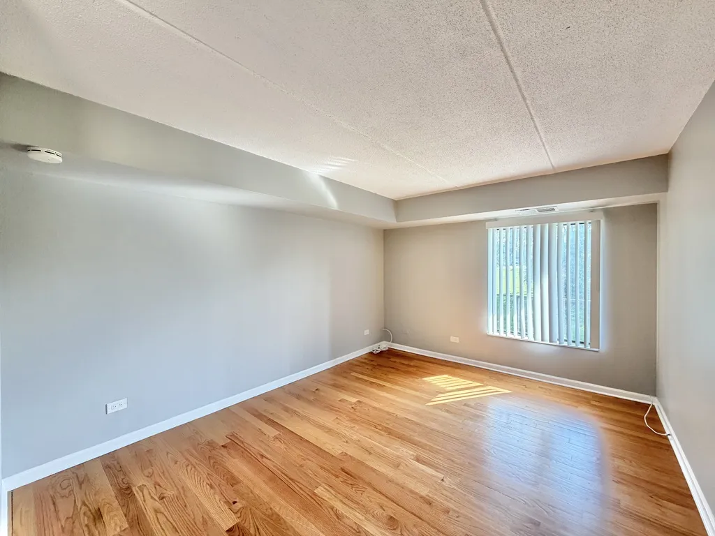 525 N Quentin Rd, Palatine,  60067, USA 60067-unit#317-Chicago-IL