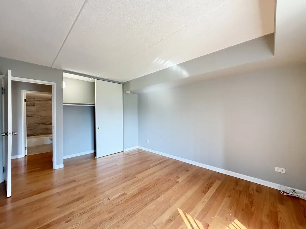 525 N Quentin Rd, Palatine,  60067, USA 60067-unit#317-Chicago-IL