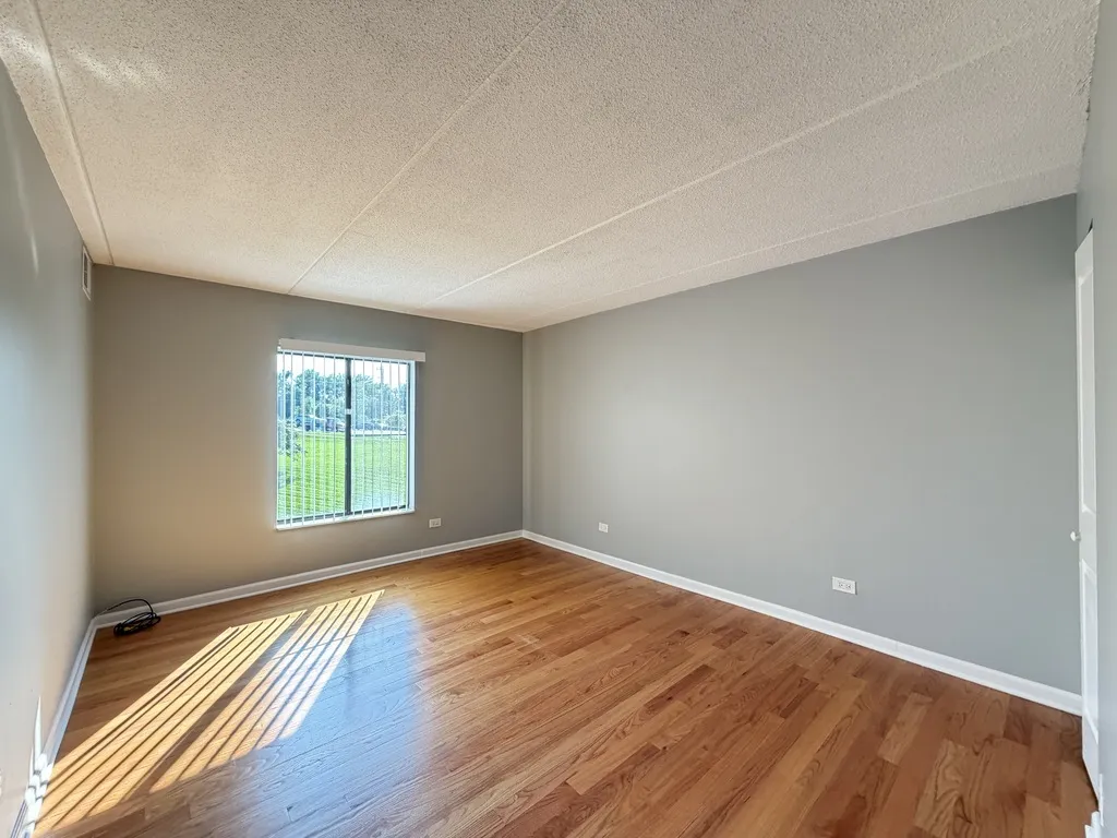 525 N Quentin Rd, Palatine,  60067, USA 60067-unit#317-Chicago-IL