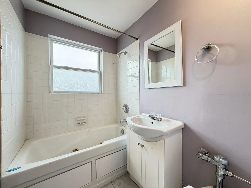 2057 E 72nd St, , 60649, USA 60649-unit#3-Chicago-IL