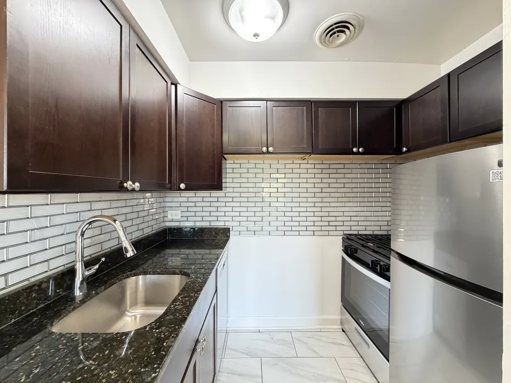 6830 N Sheridan Rd, ,  60626, USA 60626-unit#554-Chicago-IL