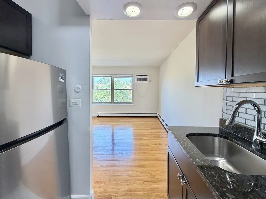 6830 N Sheridan Rd, ,  60626, USA 60626-unit#554-Chicago-IL