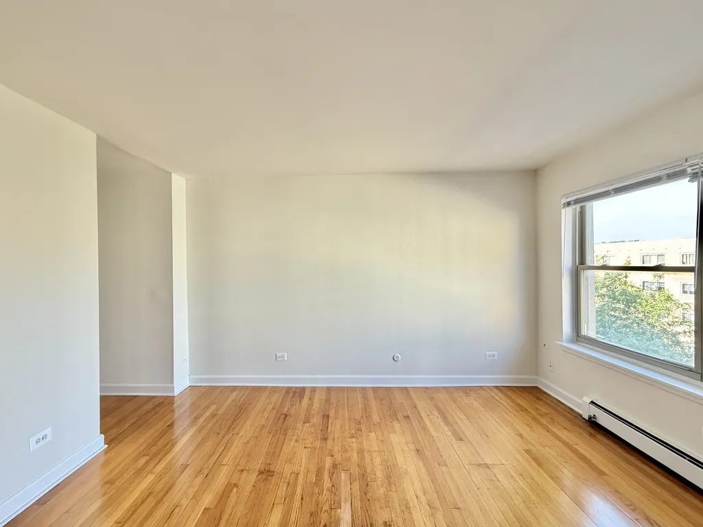 6830 N Sheridan Rd, ,  60626, USA 60626-unit#554-Chicago-IL