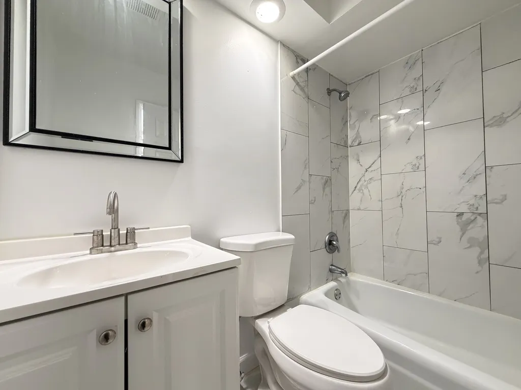 6830 N Sheridan Rd, ,  60626, USA 60626-unit#554-Chicago-IL