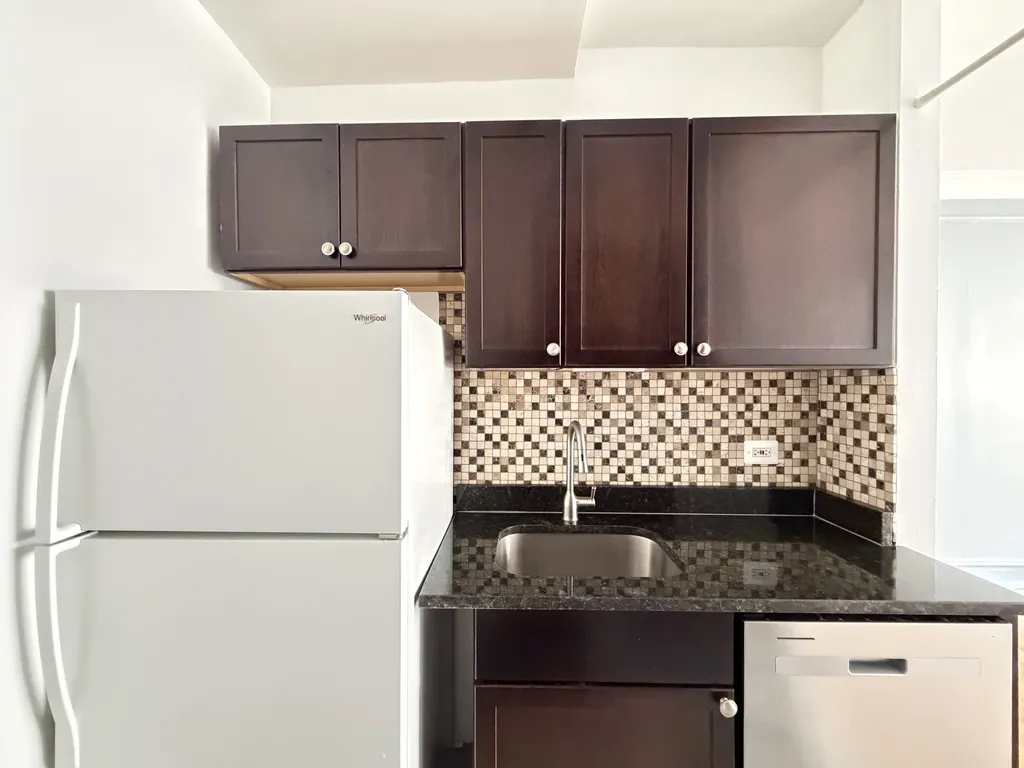 1371 W Estes Ave, , 60626, USA 60626-unit#2F-Chicago-IL