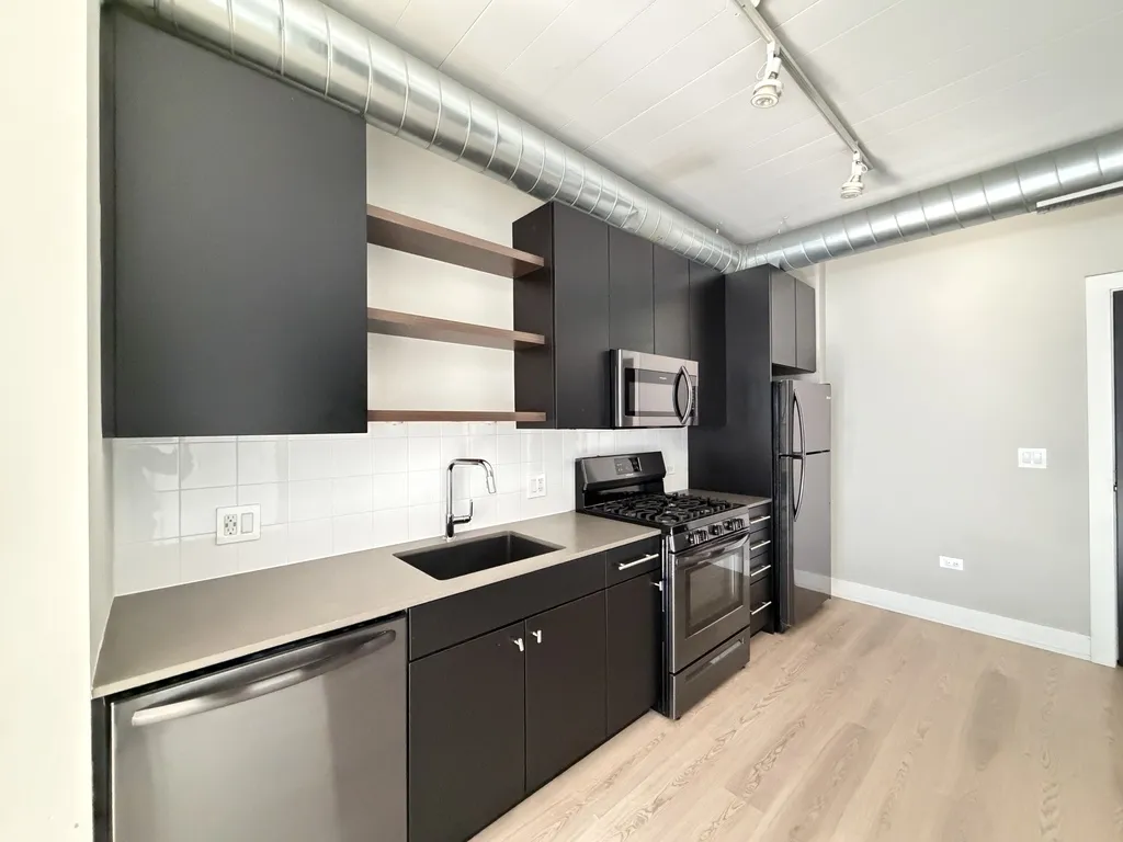 941 W Belmont Ave, , 60657, USA 60657-unit#403-Chicago-IL