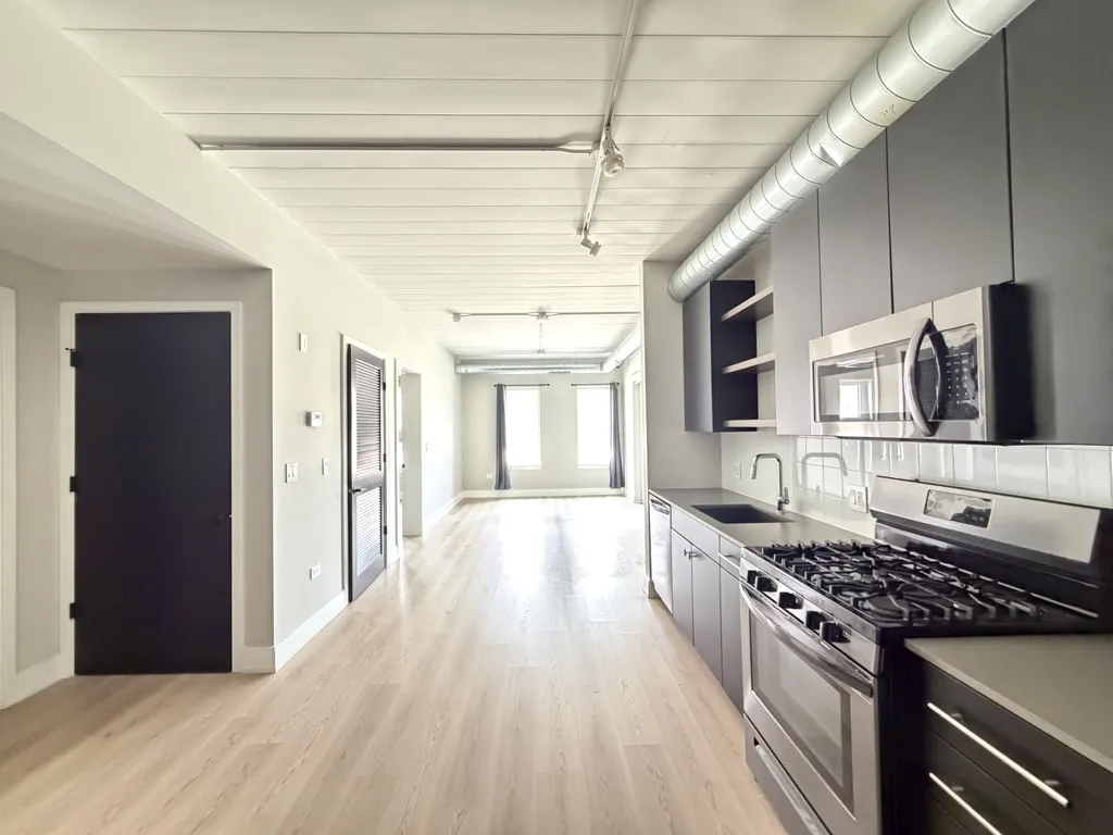 941 W Belmont Ave, , 60657, USA 60657-unit#403-Chicago-IL