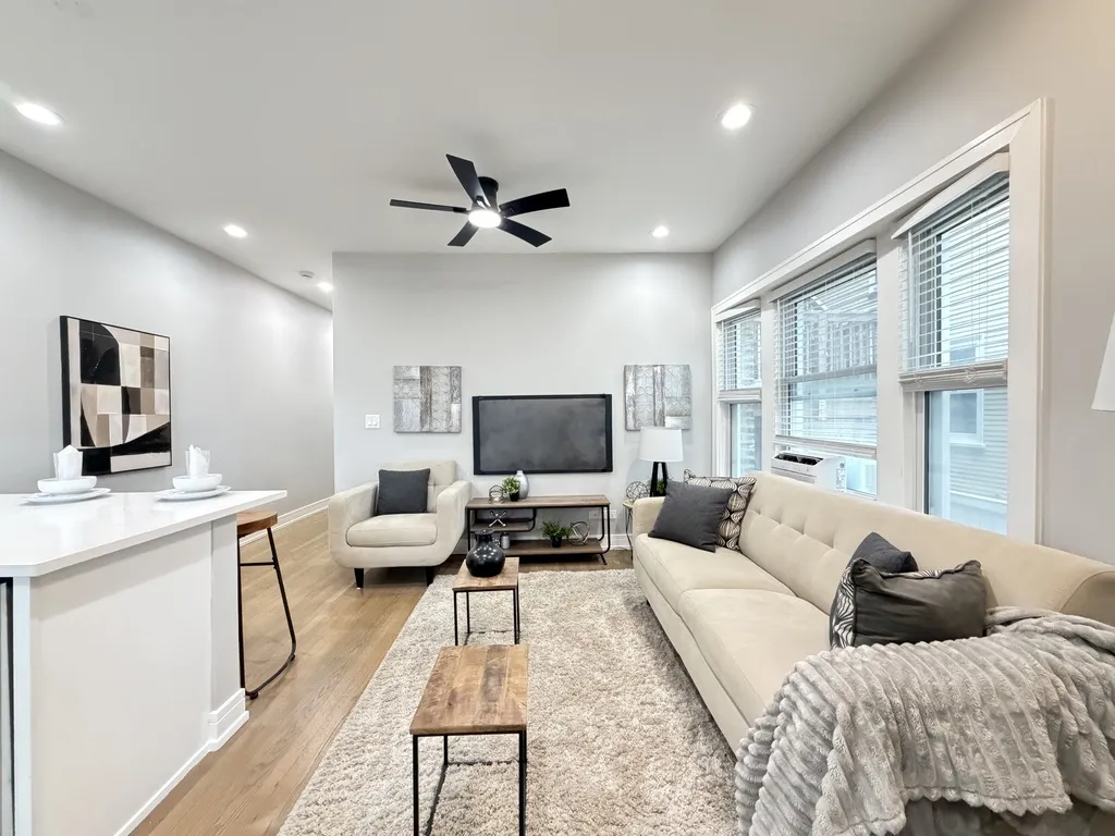 5452 N Paulina St, ,  60640, USA 60640-unit#1R-Chicago-IL