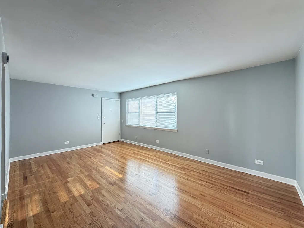 4920 Mulford St, Skokie,  60077, USA 60077-unit#3N-Chicago-IL