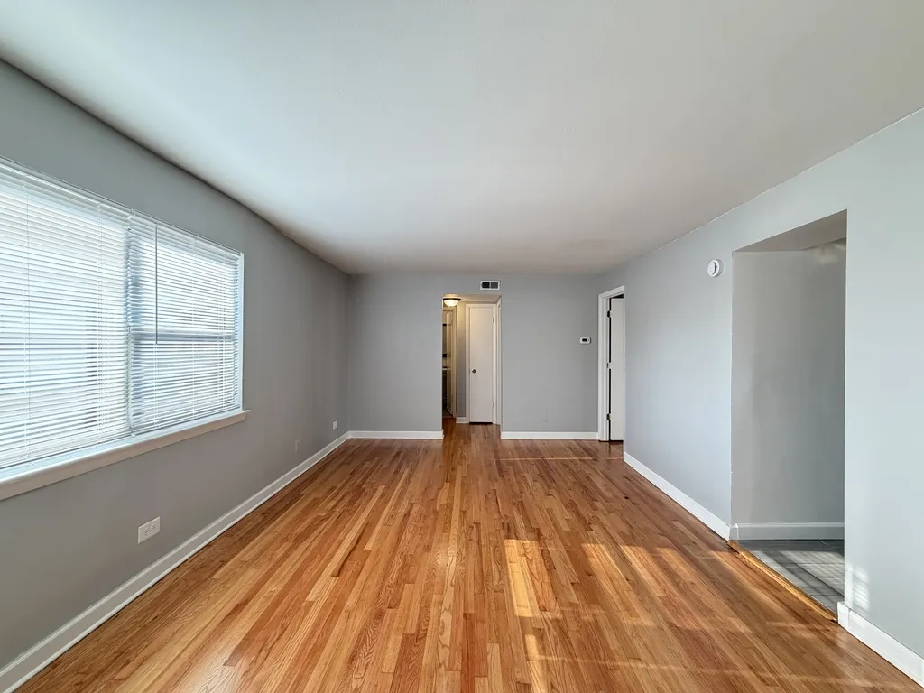 4920 Mulford St, Skokie,  60077, USA 60077-unit#3N-Chicago-IL