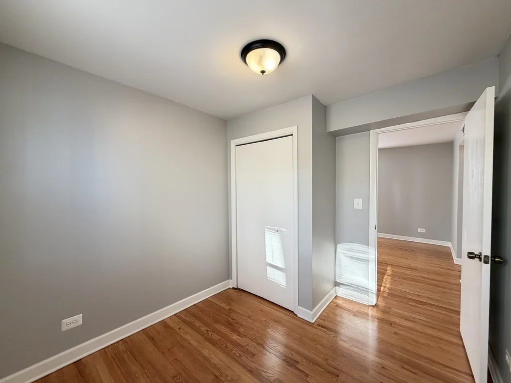 4920 Mulford St, Skokie,  60077, USA 60077-unit#3N-Chicago-IL