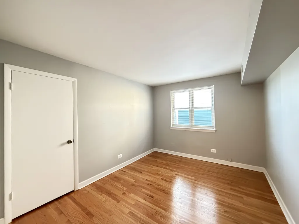 4920 Mulford St, Skokie,  60077, USA 60077-unit#3N-Chicago-IL