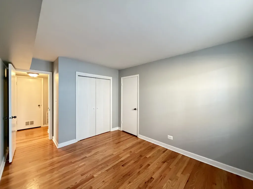 4920 Mulford St, Skokie,  60077, USA 60077-unit#3N-Chicago-IL