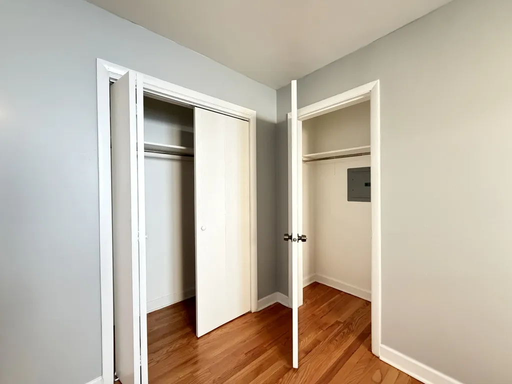 4920 Mulford St, Skokie,  60077, USA 60077-unit#3N-Chicago-IL