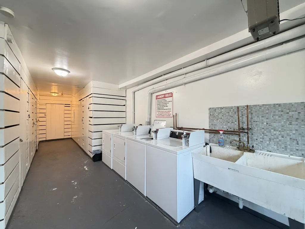 4920 Mulford St, Skokie,  60077, USA 60077-unit#3N-Chicago-IL