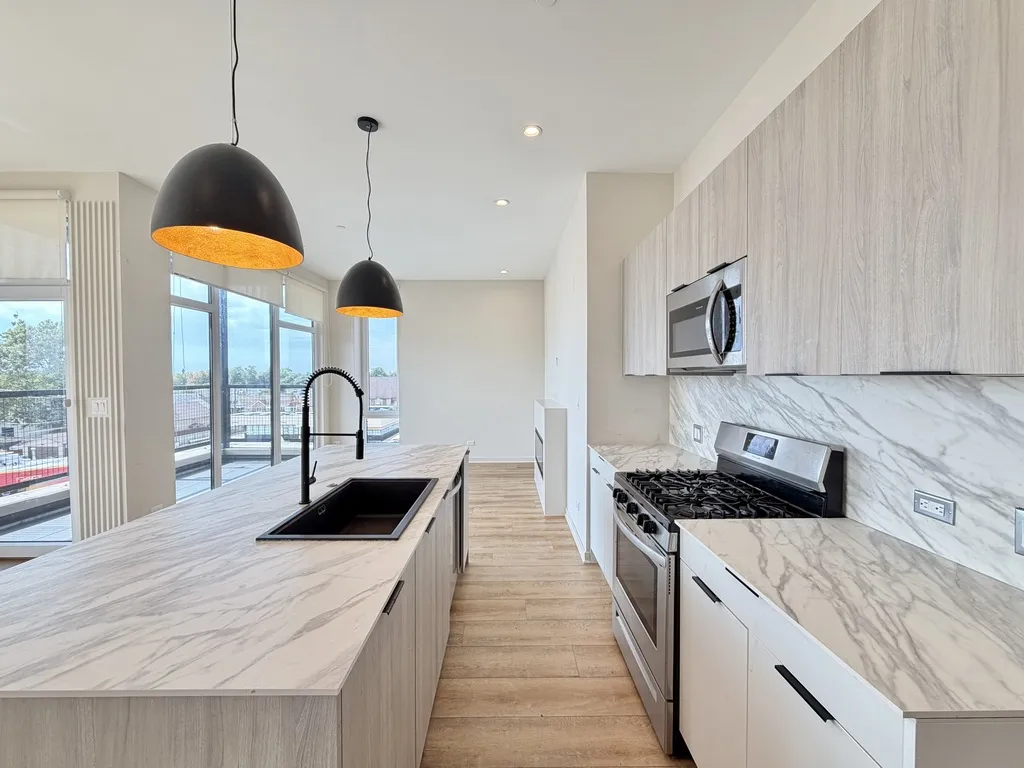 3207 N Narragansett Ave, ,  60634, USA 60634-unit#405-Chicago-IL