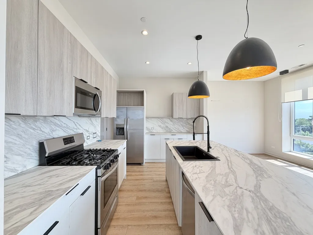 3207 N Narragansett Ave, ,  60634, USA 60634-unit#405-Chicago-IL