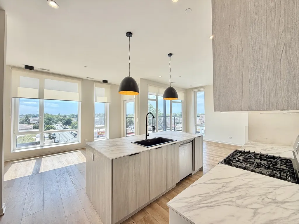 3207 N Narragansett Ave, ,  60634, USA 60634-unit#405-Chicago-IL