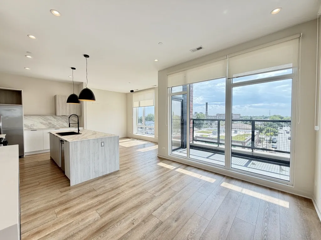 3207 N Narragansett Ave, ,  60634, USA 60634-unit#405-Chicago-IL