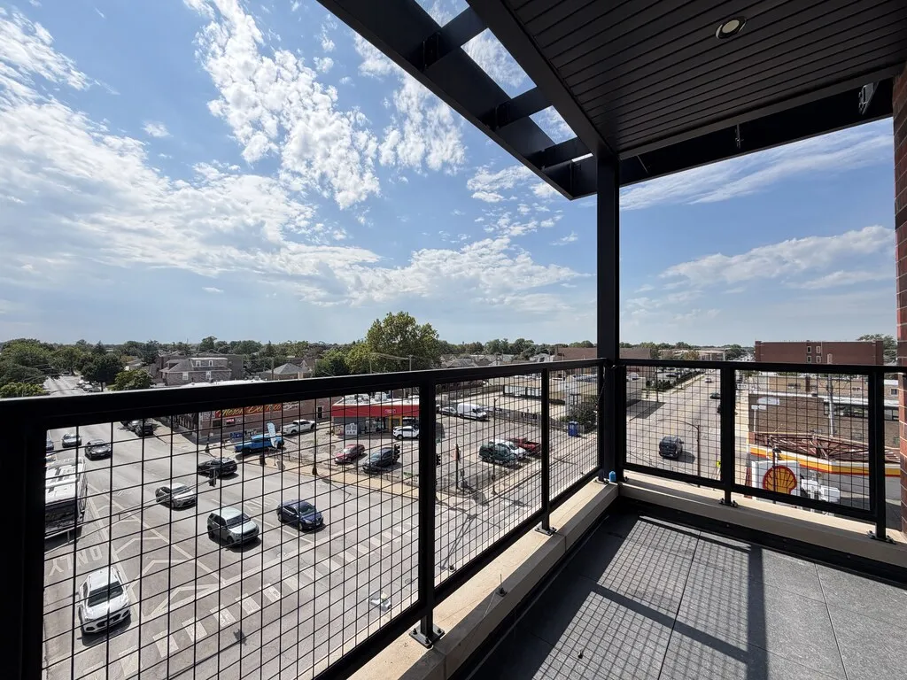 3207 N Narragansett Ave, ,  60634, USA 60634-unit#405-Chicago-IL