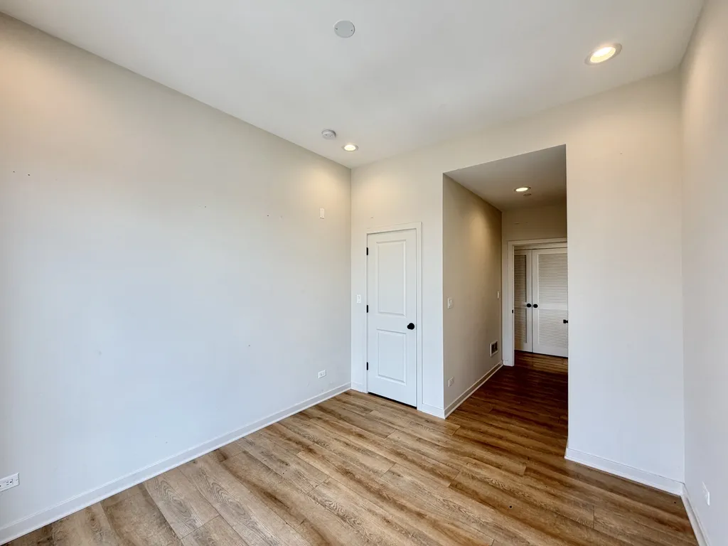 3207 N Narragansett Ave, ,  60634, USA 60634-unit#405-Chicago-IL