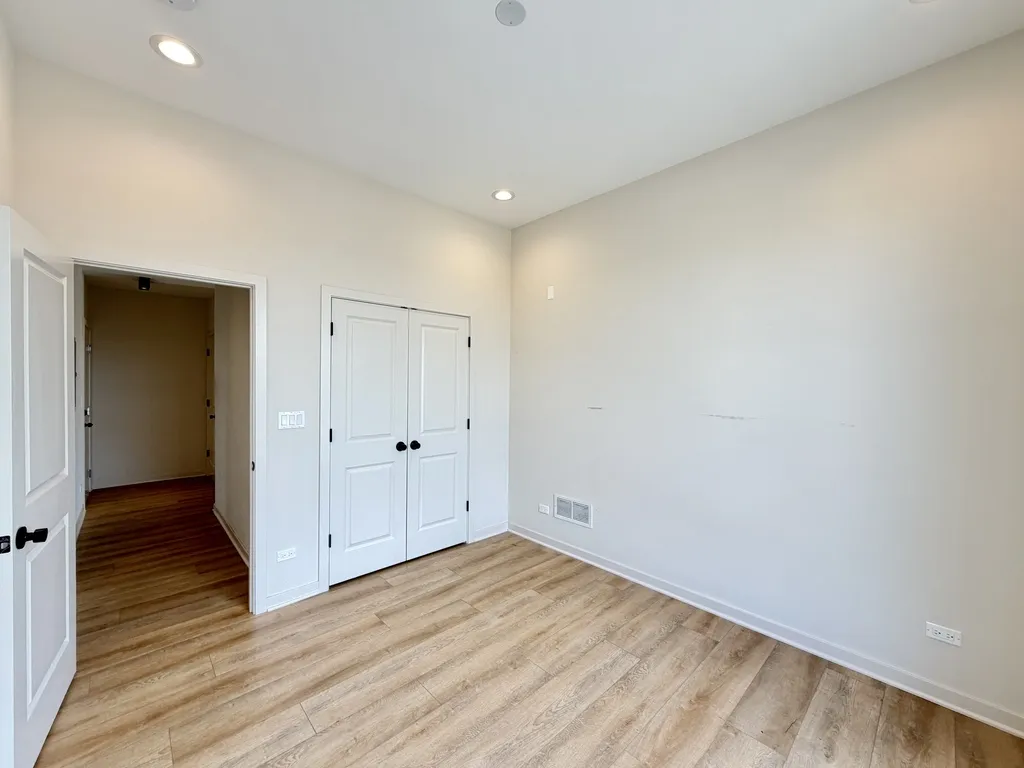 3207 N Narragansett Ave, ,  60634, USA 60634-unit#405-Chicago-IL
