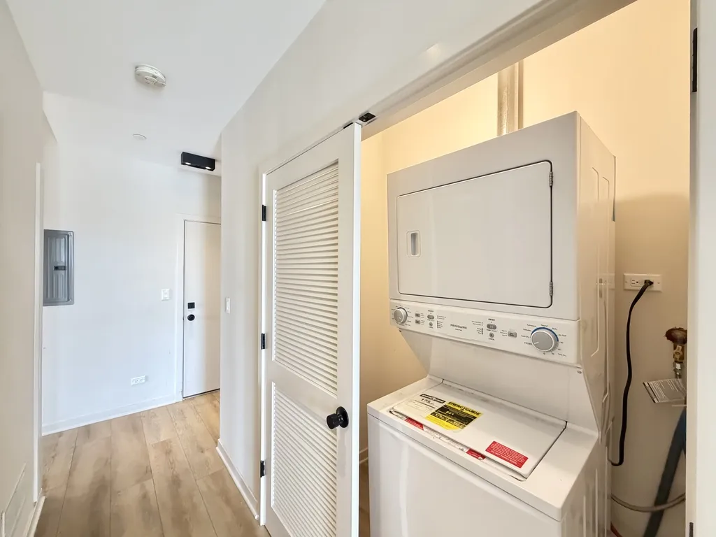 3207 N Narragansett Ave, ,  60634, USA 60634-unit#405-Chicago-IL