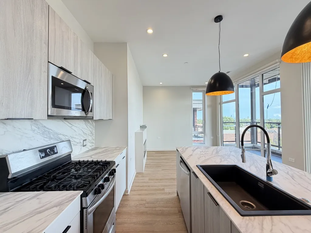 3207 N Narragansett Ave, , 60634, USA 60634-unit#408-Chicago-IL